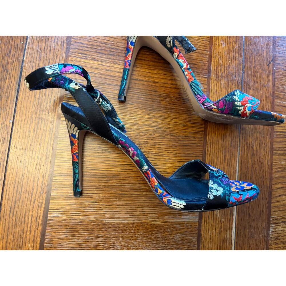 Steve Madden Reno Floral Embroidered Stiletto Heels 8.5 Black Brocade - Picture 13 of 16